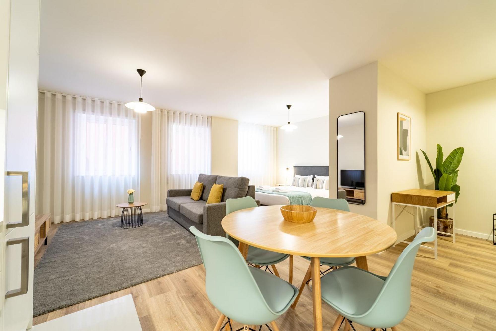 On The Square - Center By House And People Apartamento *